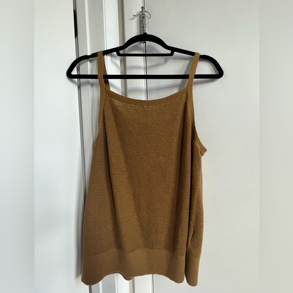 Square neck summer knit tank